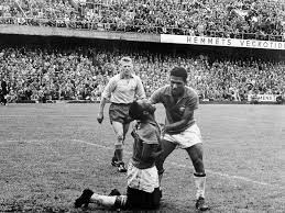Pelé emocionado