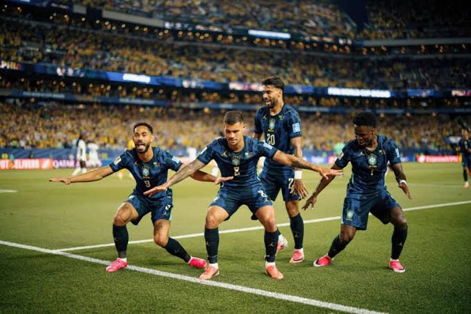 Brasil assume liderança após goleada contra o Haiti.
