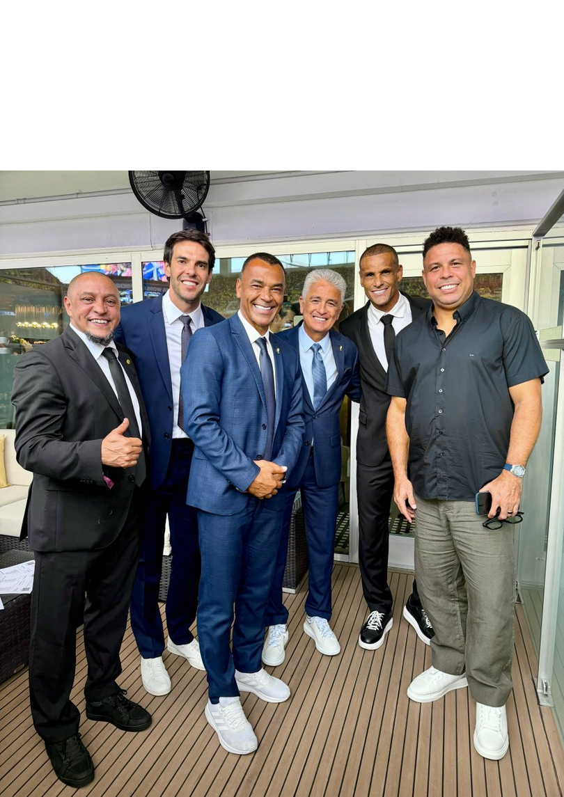 Lendas do Brasil presentes no Hard Rock Stadium — Ronaldo, Rivaldo, Cafu, Roberto Carlos, Bebeto e Kaká