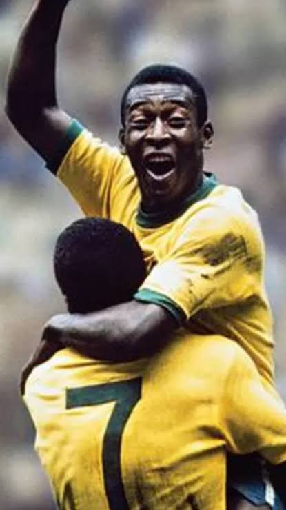 Pelé comemora gol com Jairzinho na Copa de 1970