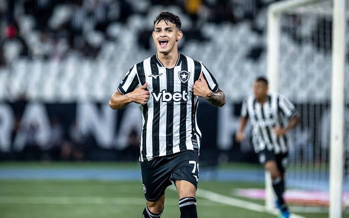A volta do Brasileirão 2026: Drone, Pássaros e a Glória no jogo Botafogo x Santos
