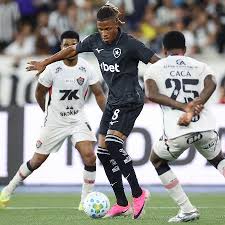 Lance do jogo Botafogo x Vitória pelo Brasileirão 2026 no Nilton Santos