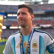 Lionel Messi emocionado após a final de 2026