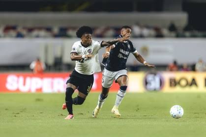 Lance do jogo Remo x Atlético-MG pela 22ª rodada do Brasileirão 2026 no Mangueirão